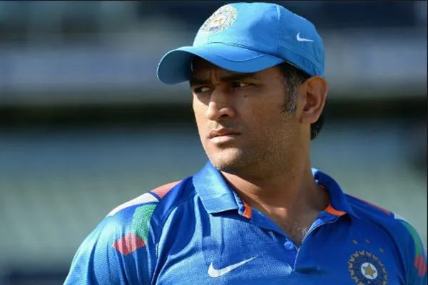 dhoni entry to politics to join bjp?